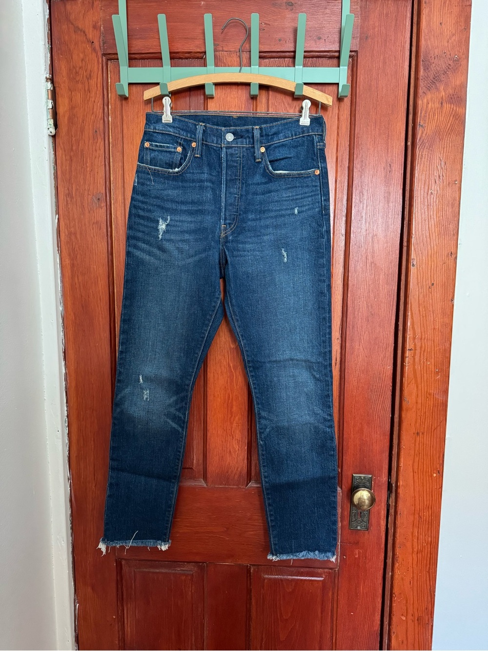 Levi's 501 Distressed Dark Blue Straight/Skinny Jeans, size 28